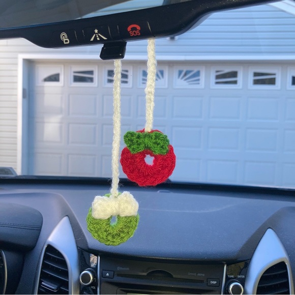 Other - NEW Crochet Green Burgundy & White Holiday Christmas Wreath Car Mirror Accessory